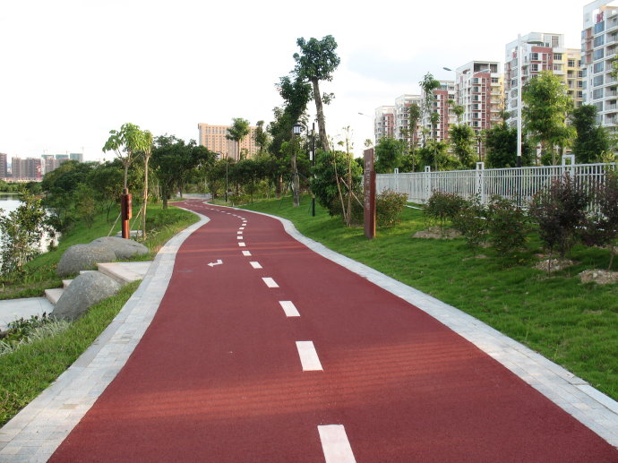 彩色瀝青路面比普通路面的優(yōu)勢(shì)有哪些？