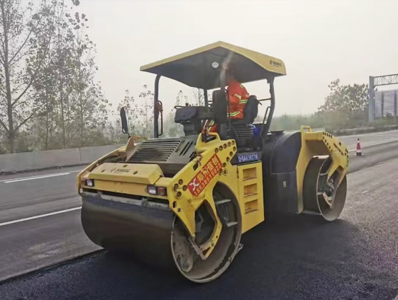 為什么寧愿用成本高的瀝青鋪路，也不用混泥土呢？