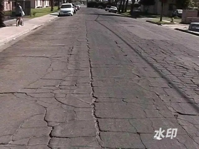 瀝青路面老化的原因有哪些？