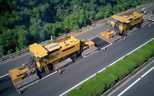 瀝青道路就地?zé)嵩偕?></div>
 <div   id=