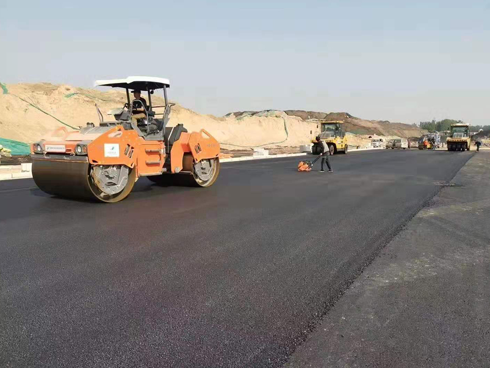 鄭州瀝青混合料攤鋪過程中注意事項有哪些？