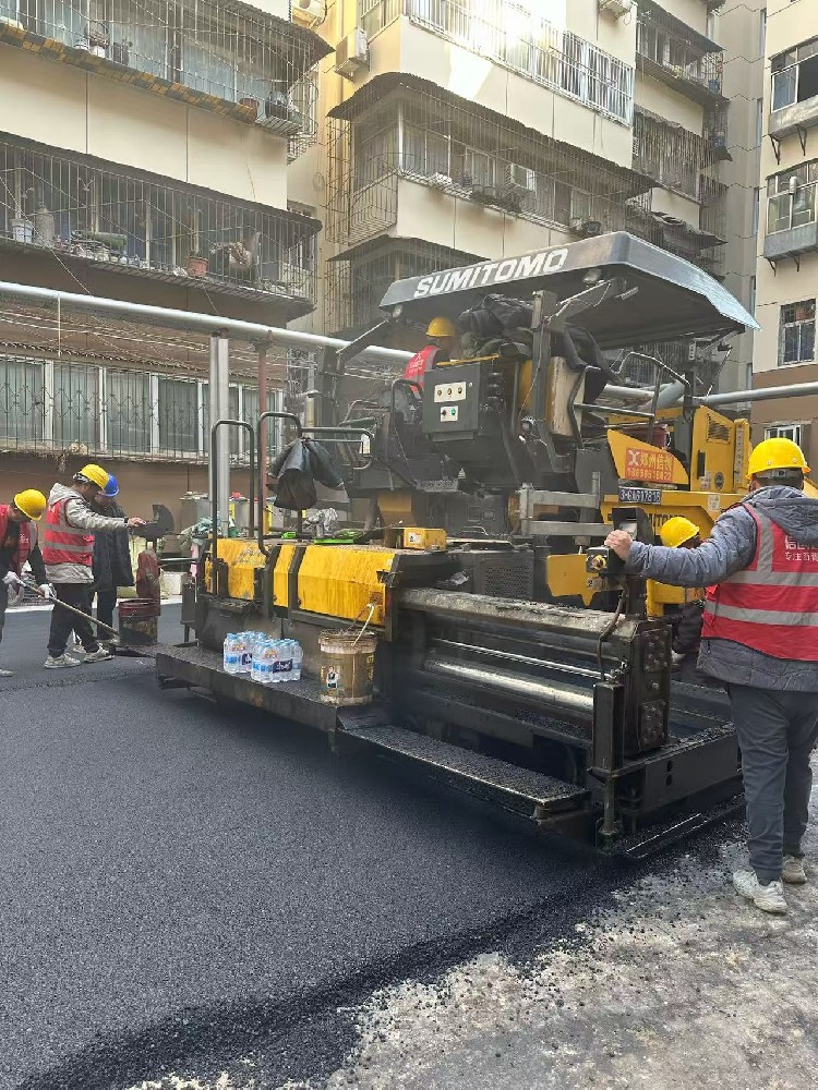 鄭州瀝青路面施工，品質(zhì)源于專業(yè)與堅(jiān)守