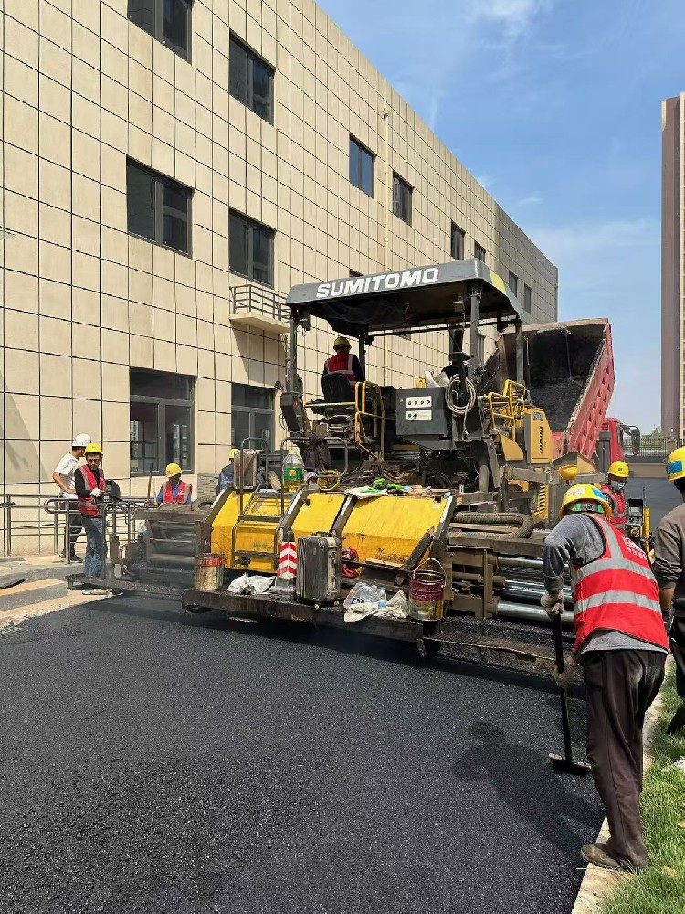 鄭州瀝青路面施工：以品質鑄就交通動脈生命線