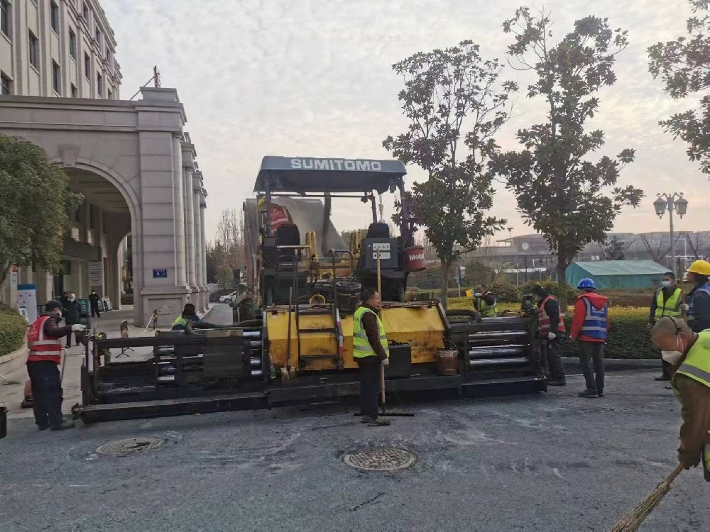 鄭州瀝青攪拌站專業(yè)施工，鑄就非凡品質