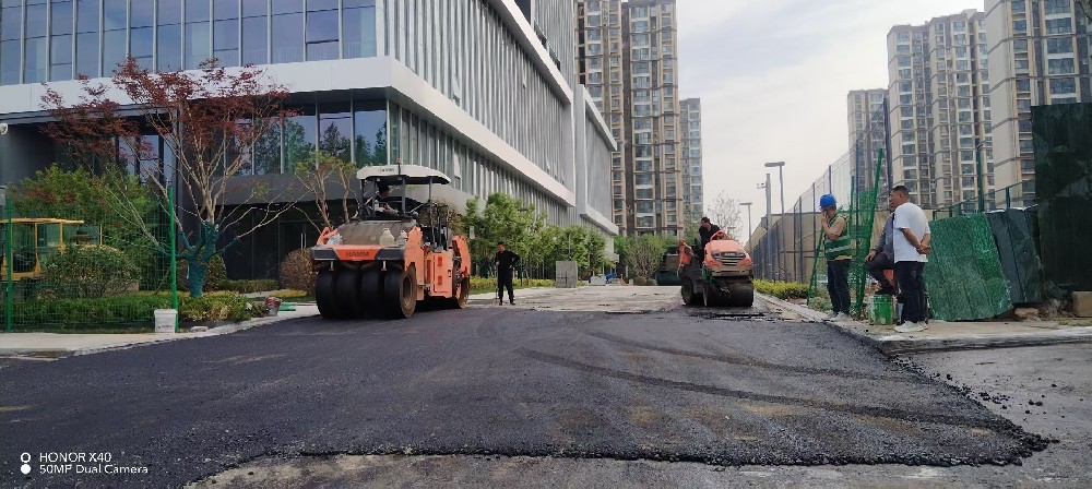 匠心鋪就鄭州瀝青路，品質引領新未來