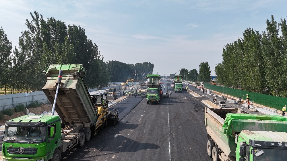 鄭州瀝青路面施工：細(xì)節(jié)決定成敗，品質(zhì)源于專注