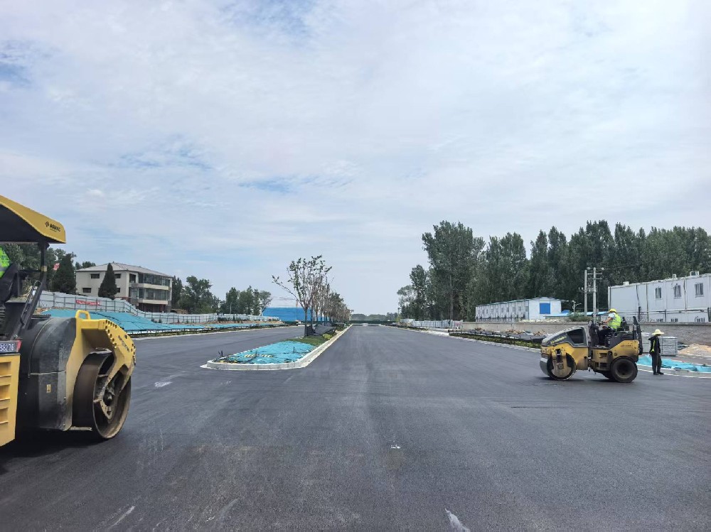 鄭州瀝青路面施工精細管理，打造優(yōu)質(zhì)工程