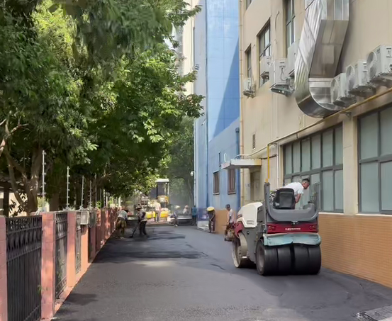 鄭州瀝青混凝土路面施工，用細(xì)節(jié)打動(dòng)每一位通行者