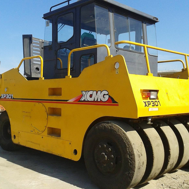 徐工XP301輪胎壓路機(jī)